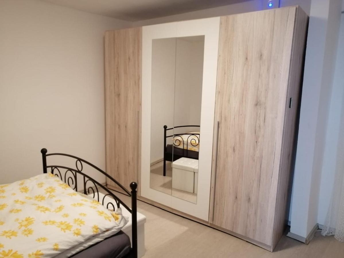 Ferienwohnung Beutelsbacherstrasse 12 Unterturkheim สตุตการ์ต ภายนอก รูปภาพ
